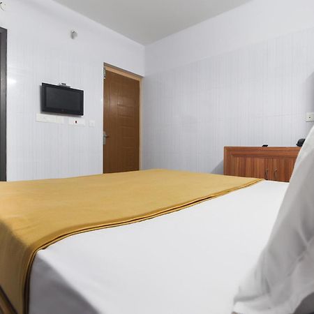 Udaiyarpalaiyam Hotel O Jks Deluxe Lodge מראה חיצוני תמונה