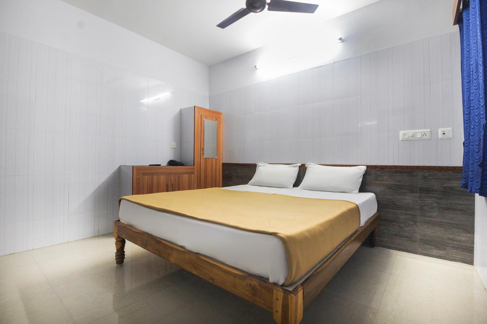 Udaiyarpalaiyam Hotel O Jks Deluxe Lodge מראה חיצוני תמונה