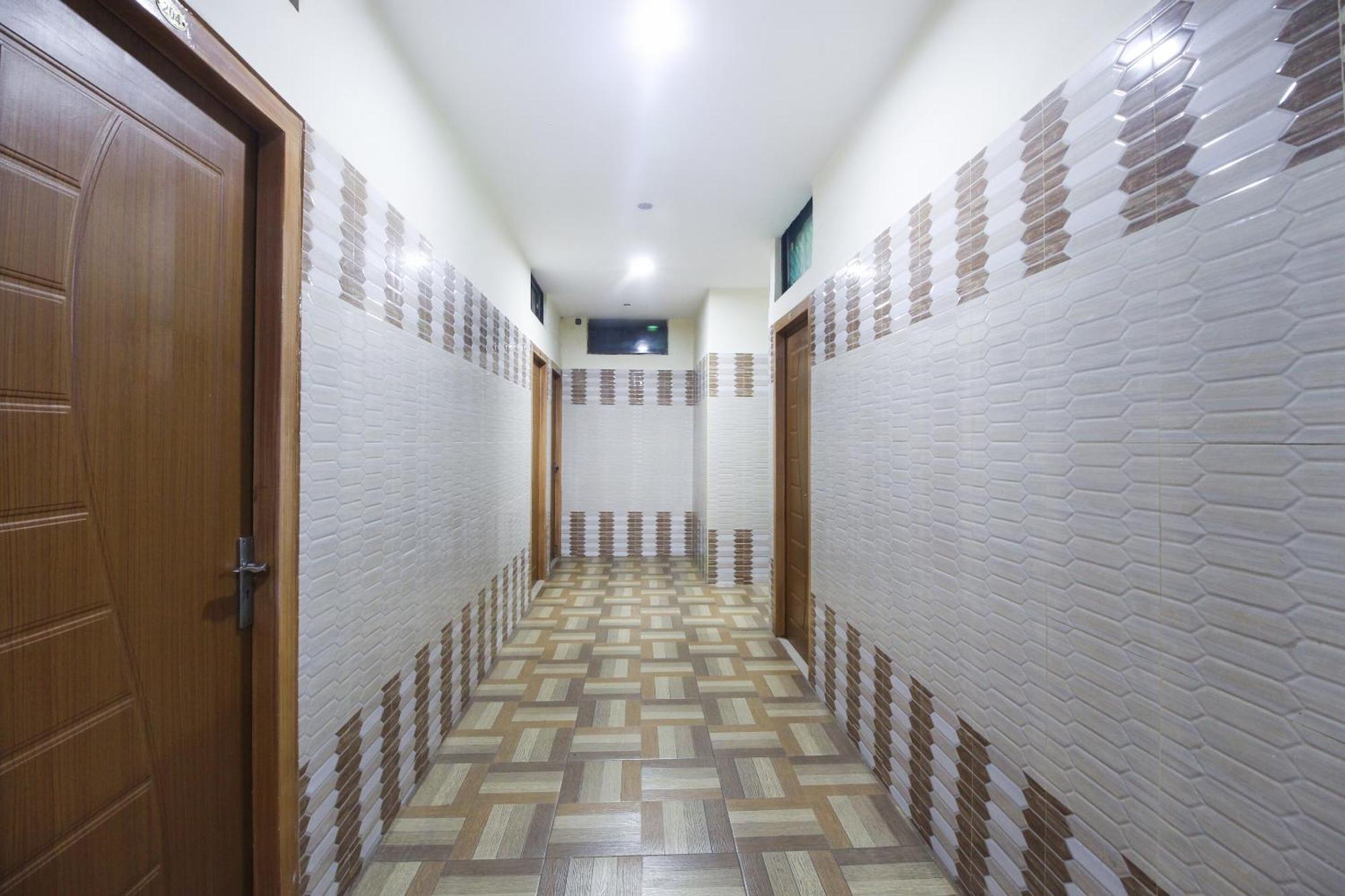 Udaiyarpalaiyam Hotel O Jks Deluxe Lodge מראה חיצוני תמונה